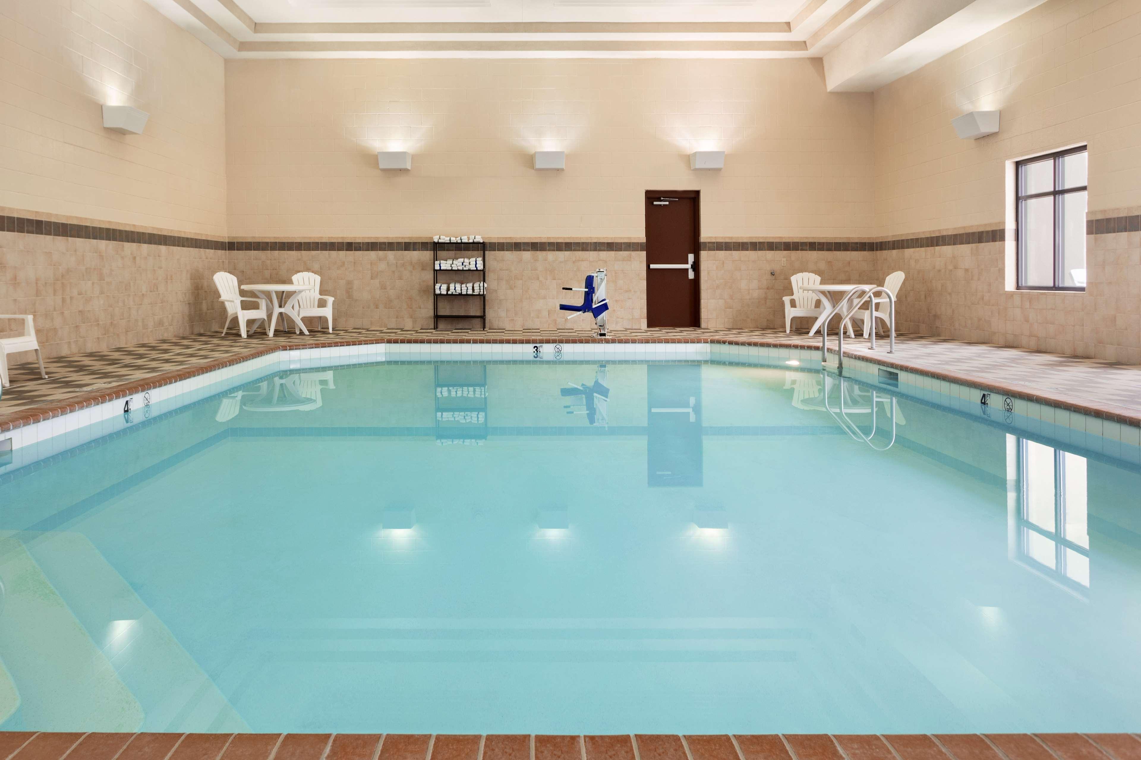 Country Inn & Suites By Radisson, Lincoln North Hotel And Conference Center, Ne Extérieur photo